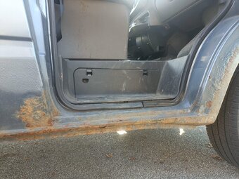 Prodám Ford Transit 330L 2.4 D - 11
