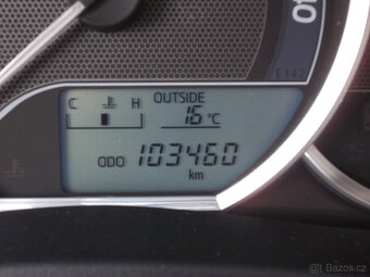 Toyota Auris 1,6 Kombi, r.v. 06/2015, najeto jen 103tkm - 11