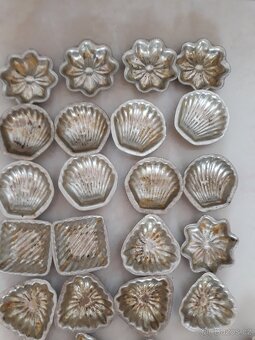 Starožitná vykrajovátka na cukroví - 11