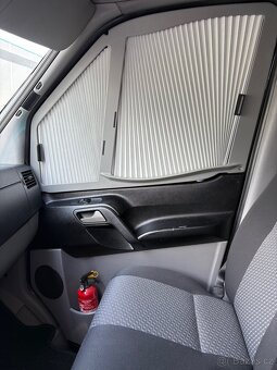 Obytný Volkswagen VW Crafter zimní - 11