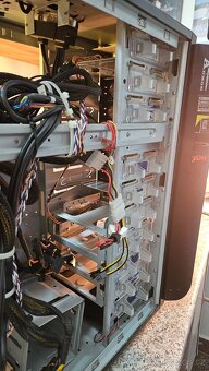 Big Tower s průhlednou bočnicí + zdroj Corsair CX750W - 11