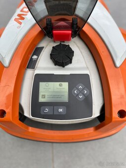 STIHL Robotická sekačka RMI 422 - 11