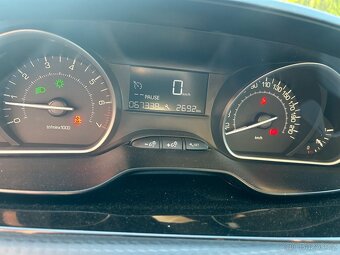 Peugeot 2008 ACTIVE 1,2 Pure Tech 82K Man5 Euro6 - 11