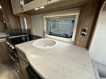 Obytný karavan Hobby Prestige 720 UKFe - 11