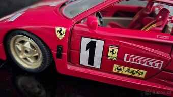 Ferrari F40 3x varianta 1:18 Bburago + dárek 1:43 - 11