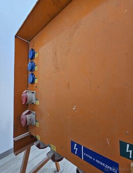 Stavební rozváděč 4x400V, 3x240V včetně kabelu - 11