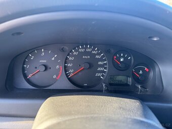 Nissan Almera - 11