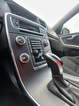 VOLVO V60 2.0D3 5VÁLCE AUTOMAT-NAVI-PDC-LED-SERVISKA-156tkm - 11