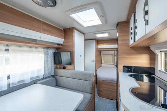 Príves 2022 Hobby De Luxe 540 KMFe – Plne vybavený 🚐✨ - 11