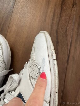 Kožené bílé tenisky Tommy Hilfiger - 11