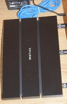 Stabilní dvoupásmový router TP LINK N750 - WDR4300, 2x USB - 11