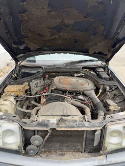 Mercedes 124 coupe - 11