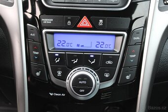 Hyundai i30 1,6 CRDi ČR,VÝHŘEVY,DPH,2014 - 11