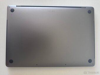 Apple MacBook Pro 15" (2017) 16GB/512GB Space Grey - 11