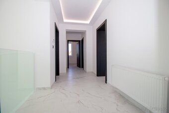 Prodej Moderní Vily 256m2 5+KK v Brandýse Nad Labem - 11