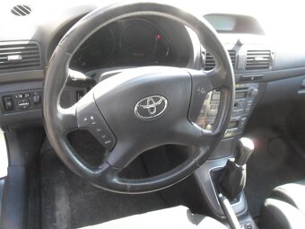 Toyota Avensis combi 1.8i/95 kw - Benzín - 11