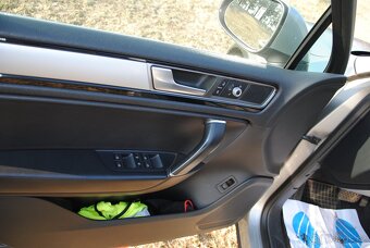 VW TOUAREG 3.0 TDI V6 - 4X4 193 KW TAŽNÉ - 11