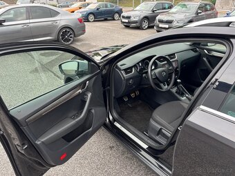 Škoda Octavia Sout 4x4 69178km - 11