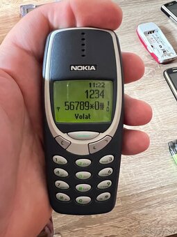 Prodám staré mobilní telefony s příslušenstvím - 11