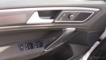 Volkswagen Golf Sportsvan - 11