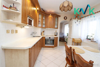 Prodej rodinného domu 4+1 se zahradou, pozemek 2 723 m², Kos - 11
