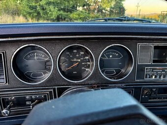 Dodge Ram D-250 1985 / 5.2l V8, Manuál, Klima - 11