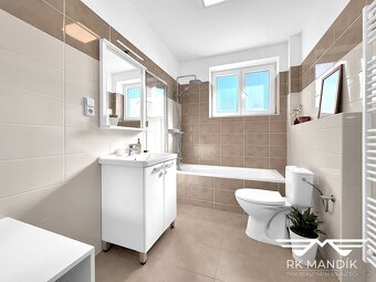 Prodej bytu 3+kk, ~73 m2 se zahradou ~317m2 a 4x stáním pro  - 11
