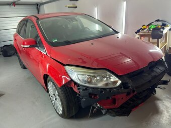 Ford focus 1.6L ecoboost 110kw titanium rok 2011 - 11