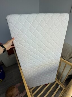 Dětská postýlka + matrace - 11