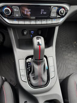 Hyundai i30 N-Line 1,5 T-GDI MHEV DCT 117kW - 11