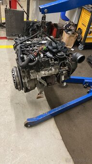 BMW e90 318d 105kw 2009 - 11