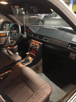 Mercedes Benz W124 300D - 11