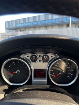 Ford focus 2010 74kw PRVNÍ MAJITEL ČR - 11