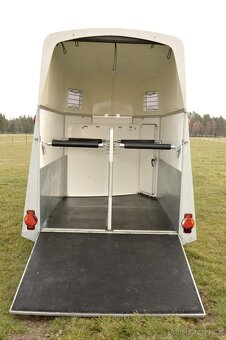 Přepravník pro 2 koně Humbaur Balios Aero - 11