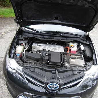 Toyota Auris 1,8i 73kw HYBRID, 2015, NAJETO 134TKM, EDITION - 11