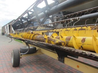 Sklízecí mlátička NEW HOLLAND CX8070 - 11