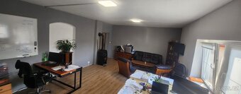 Multifunknční areál - dílny, kanceláře, byty - 11