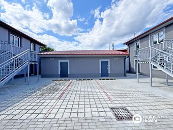 Prodej nového bytu 3+kk s parkovacím stáním a dvorkem ve Vém - 11