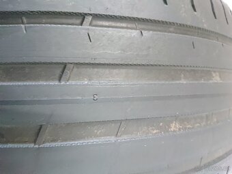 235/45  ZR17 R17 FORD NOKIAN 235/45/17  Letni 4mm - 11