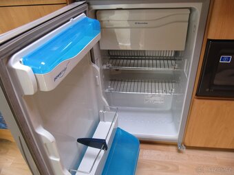 Prodám karavan Hobby 540 UK,r.v.2001 + mover + markýza. - 11