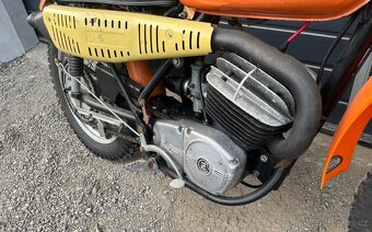 ČZ 250 988.2 enduro r.v. 1974 - 11