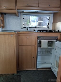 Obytný přívěs-karavan Swift Toscane 460 s moverem - 11