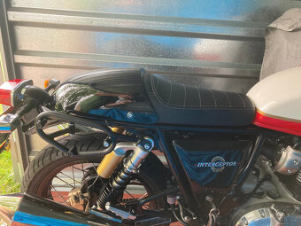 Prodám černý kryt sedla Royal Enfield GT 650 - 11