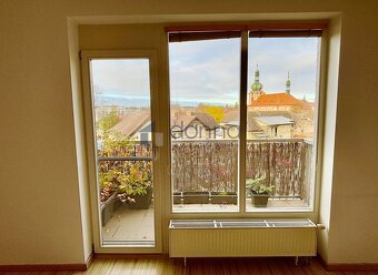 Pronájem bytu 2+kk/B 65m², ul. Karla Zicha, Praha 10 - Uhřín - 11