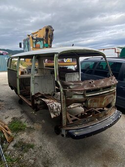 Volkswagen t2b karoséria - 11