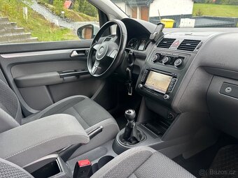 Touran 2.0tdi, 125kw, Naj.268tkm, rok 2011 - 11