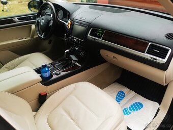 VW TOUAREG 3.0TDI 193kW-PLNY SERVIS-TOP STAV - 11