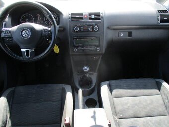 VW TOURAN 1,4CGI 110KW CNG bez koroze 05/2011 - 11