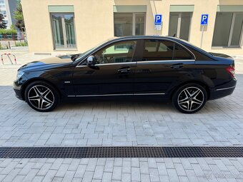 Mercedes C220 Avatngarde - 11