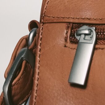 Stylová dámská crossbody kabelka - světle hnědá - 11